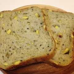 รูปของ HB＊抹茶入りさつまいも黒ごま食パン