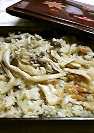 手間いらず調理でたーっぷりきのこご飯-レシピのメイン写真