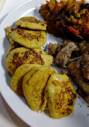 鶏ムネ肉餃子の素でふわっふわ焼き-レシピのメイン写真