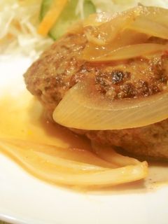 玉ねぎた~っぷり!煮込みハンバーグ-レシピのメイン写真