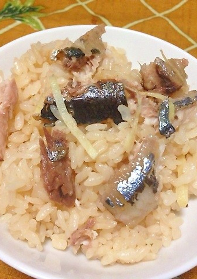 秋が旬♪秋刀魚で♪美味しい炊き込みごはん-レシピのメイン写真