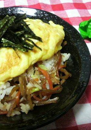 オムレツのせ！キンピラチャーハン-レシピのメイン写真