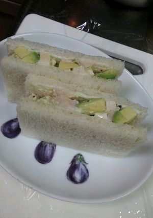 アボガドと鶏ハムのサンドイッチ☆-レシピのメイン写真