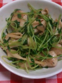 簡単シャキシャキ豆苗と鶏胸バター炒め-レシピのメイン写真