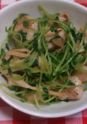 簡単シャキシャキ豆苗と鶏胸バター炒め-レシピのメイン写真