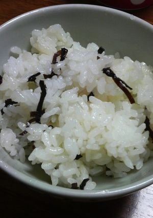 ずぼら1人飯 バター塩こんぶご飯-レシピのメイン写真