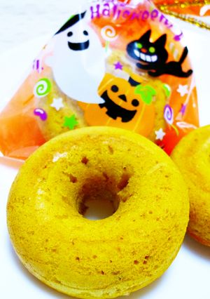 ハロウィンにどうぞ♪かぼちゃ焼きドーナツ-レシピのメイン写真