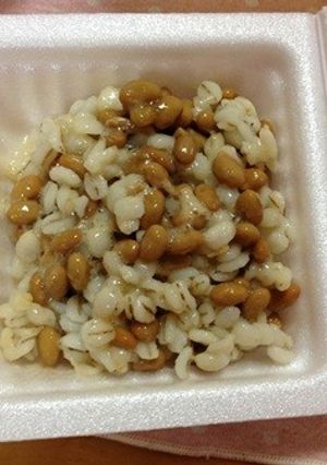 パックのままde大麦（押麦）納豆-レシピのメイン写真