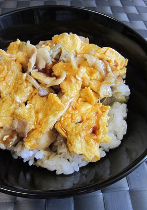 ランチに！豚ザーサイ玉子とじ丼-レシピのメイン写真
