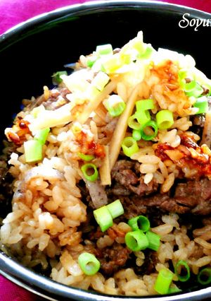 牛肉とごぼうとこんにゃくの炊き込みごはん-レシピのメイン写真