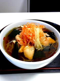 【蒟蒻麺】鮭ワカメと辛白髪-レシピのメイン写真