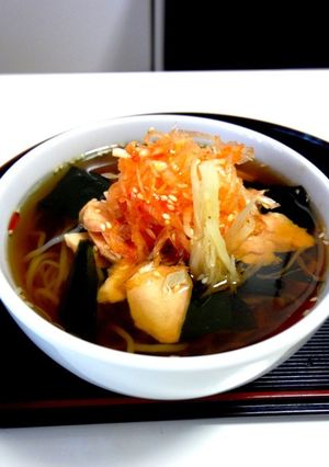 【蒟蒻麺】鮭ワカメと辛白髪-レシピのメイン写真