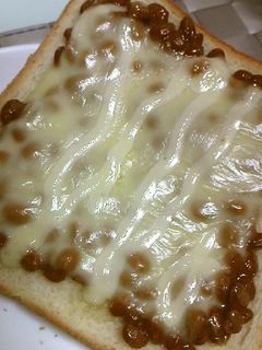 ラー油納豆のチーズトースト-レシピのメイン写真