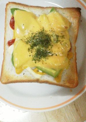 ずぼらおしゃれ♪アボカドチーズトースト-レシピのメイン写真