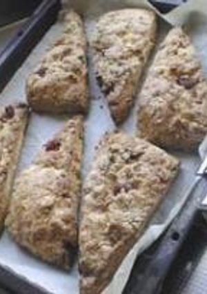 ホワイトチョコたっぷりで甘酸っぱい★White Chocolate & Strawberry Scone-レシピのメイン写真