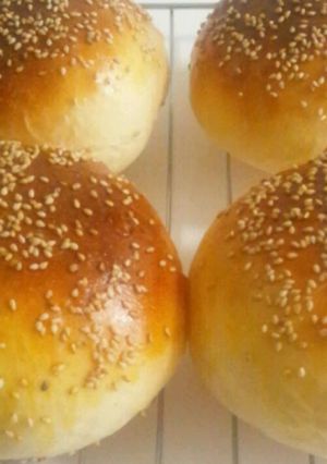 ふわふわ♪ゴマたっぷりハンバーガーバンズ-レシピのメイン写真