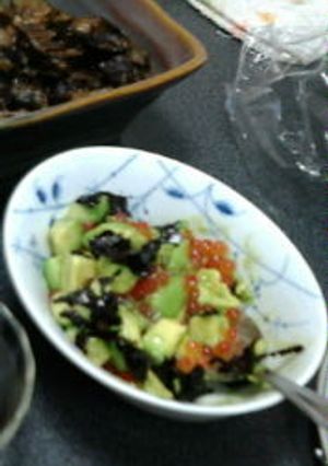 イクラとアボカドのワサビ和え<丼にも>-レシピのメイン写真