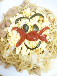 簡単 焼きそばにアンパンマン♪-レシピのメイン写真