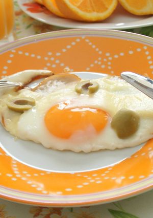 パパの週末朝食メニュー＊チーズハムエッグ-レシピのメイン写真