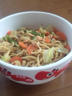 コクうま!鮭フレークでバター醤油焼きそば-レシピのメイン写真