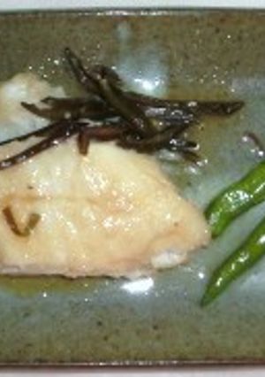 塩麹コンブ水でカレイの煮つけ-レシピのメイン写真