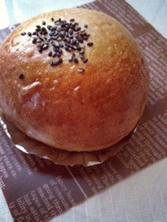 黒豆の煮汁入りアンパン-レシピのメイン写真