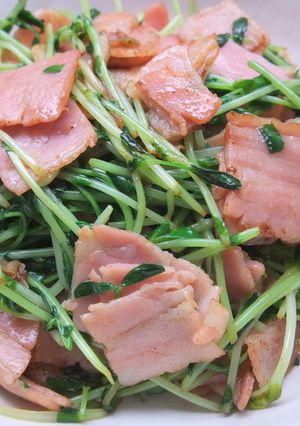 ベーコンで豆苗炒め-レシピのメイン写真