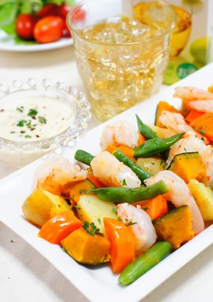 エビと彩り野菜のコーンドレッシングサラダ-レシピのメイン写真