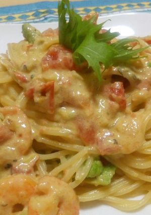 アボカドとトマトとえびのクリームパスタ-レシピのメイン写真