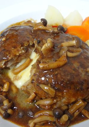 簡単チーズインハンバーグ-レシピのメイン写真
