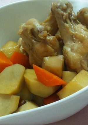 簡単煮物☆鶏手羽と里芋の甘辛煮-レシピのメイン写真
