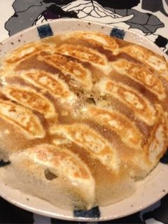 パリッと羽根つき!焼きギョウザ-レシピのメイン写真