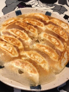 パリッと羽根つき!焼きギョウザ-レシピのメイン写真