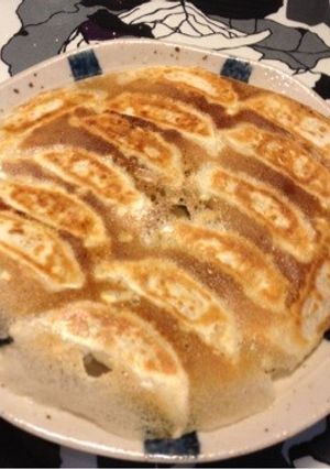 パリッと羽根つき！焼きギョウザ-レシピのメイン写真