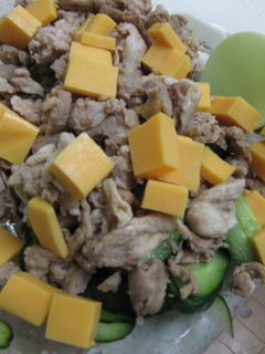 豚しょうが焼きとチーズのサラダ-レシピのメイン写真