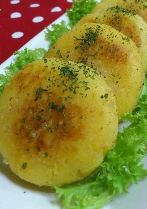 もちもち美味＊甘じょっぱいさつまいも餅-レシピのメイン写真