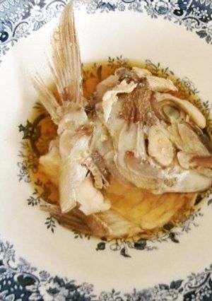 エバラすき焼きのたれで鯛のあらの味付けを-レシピのメイン写真