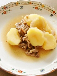 梅干しが隠し味、すき焼きのたれで肉じゃが-レシピのメイン写真