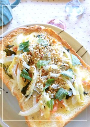 粉わかめ×鮭フレと玉葱のトースト-レシピのメイン写真
