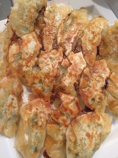 野菜たっぷり☆我が家のパリパリ焼き餃子☆-レシピのメイン写真