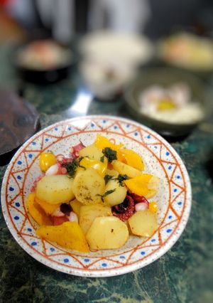 タコとじゃが芋とパプリカのガーリック炒め-レシピのメイン写真