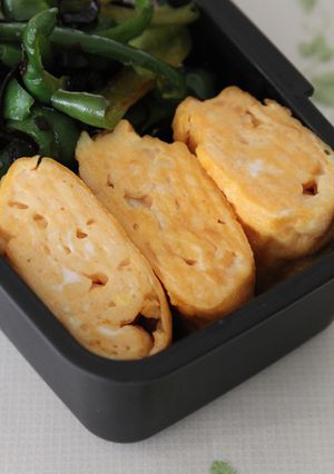 お弁当にも！トマトジュースde簡単卵焼き-レシピのメイン写真