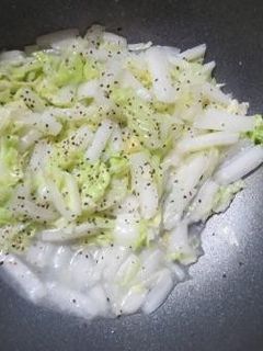白菜を塩麹で炒める-レシピのメイン写真