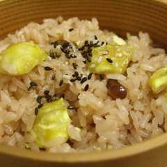 รูปของ 栗入りお赤飯