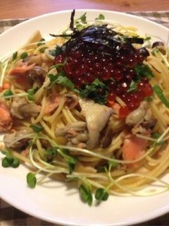 簡単豪華!鮭ときのこといくらの和風パスタ-レシピのメイン写真