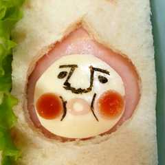 รูปของ キャラ弁★カクレモモジリサンドイッチ☆