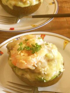 まるごとアボカドとエビのグラタン-レシピのメイン写真