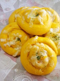 ホットケーキミックスで作るかぼちゃパン-レシピのメイン写真