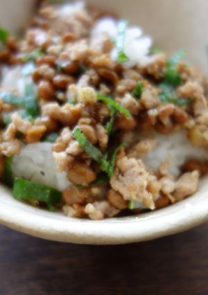 ひとりランチに!カンタン納豆そぼろ丼-レシピのメイン写真