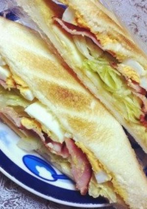 ゆで卵とカリカリベーコンのホットサンド-レシピのメイン写真